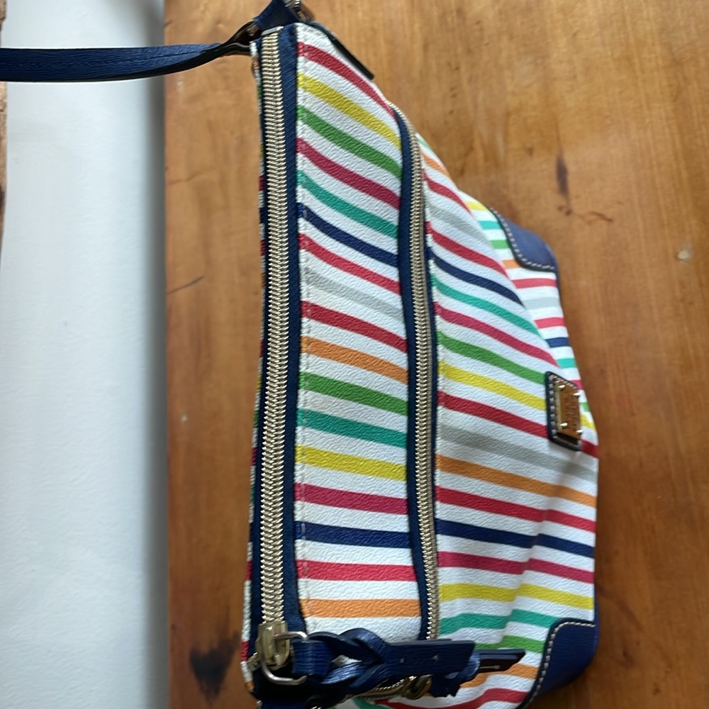 Dooney and Bourke crossbody bag. Excellent condition. - Picture 8 of 9